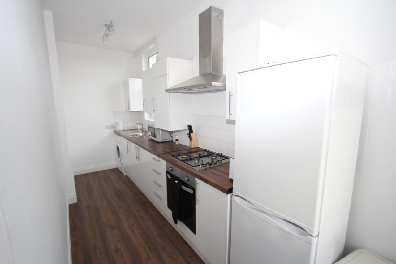 Great West Road Apartments Flat C Лондон Екстер'єр фото