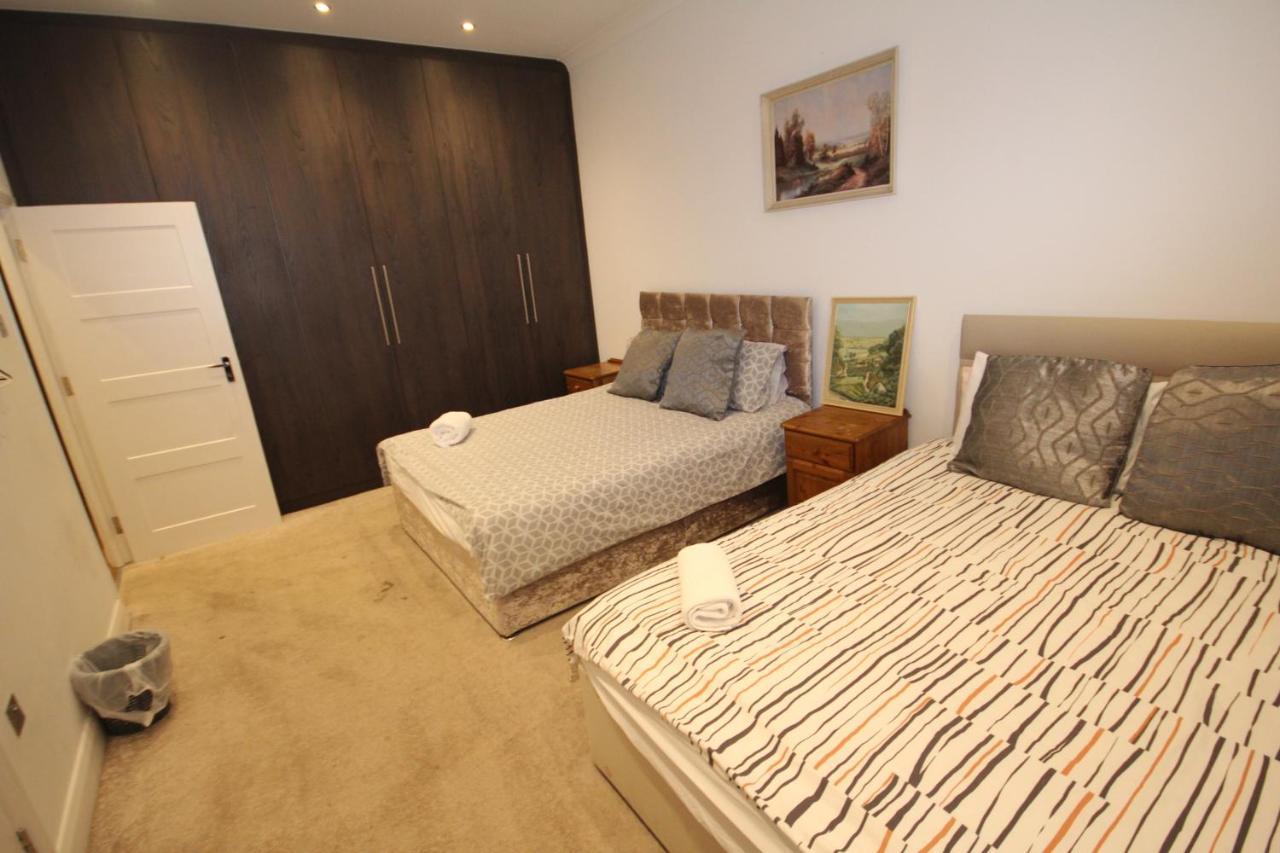Great West Road Apartments Flat C Лондон Екстер'єр фото